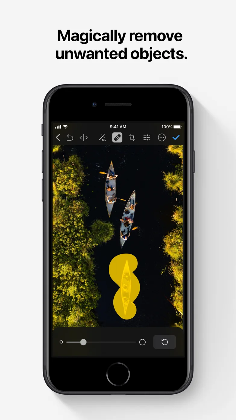 Official Photomator screenshot demonstrating automatic photo selection tools